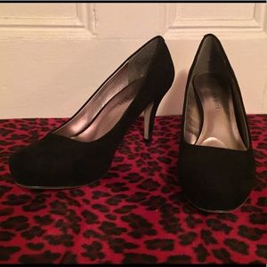 Black micro suede Madden Girl “Getta” heels 8 1/2